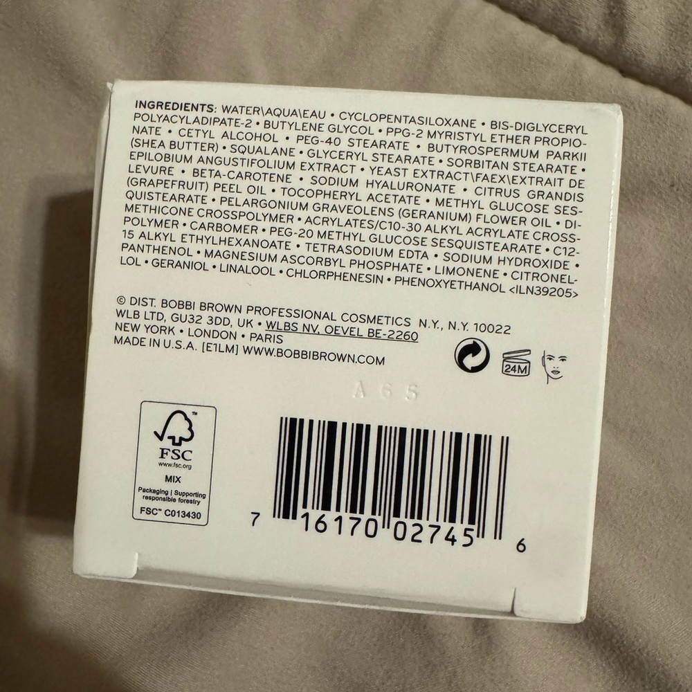 Bobbi Brown Vitamin Enriched Face Base Box - Picture 5 of 5